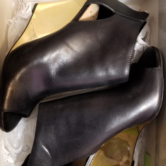 Shoes - Picture 4 of 5